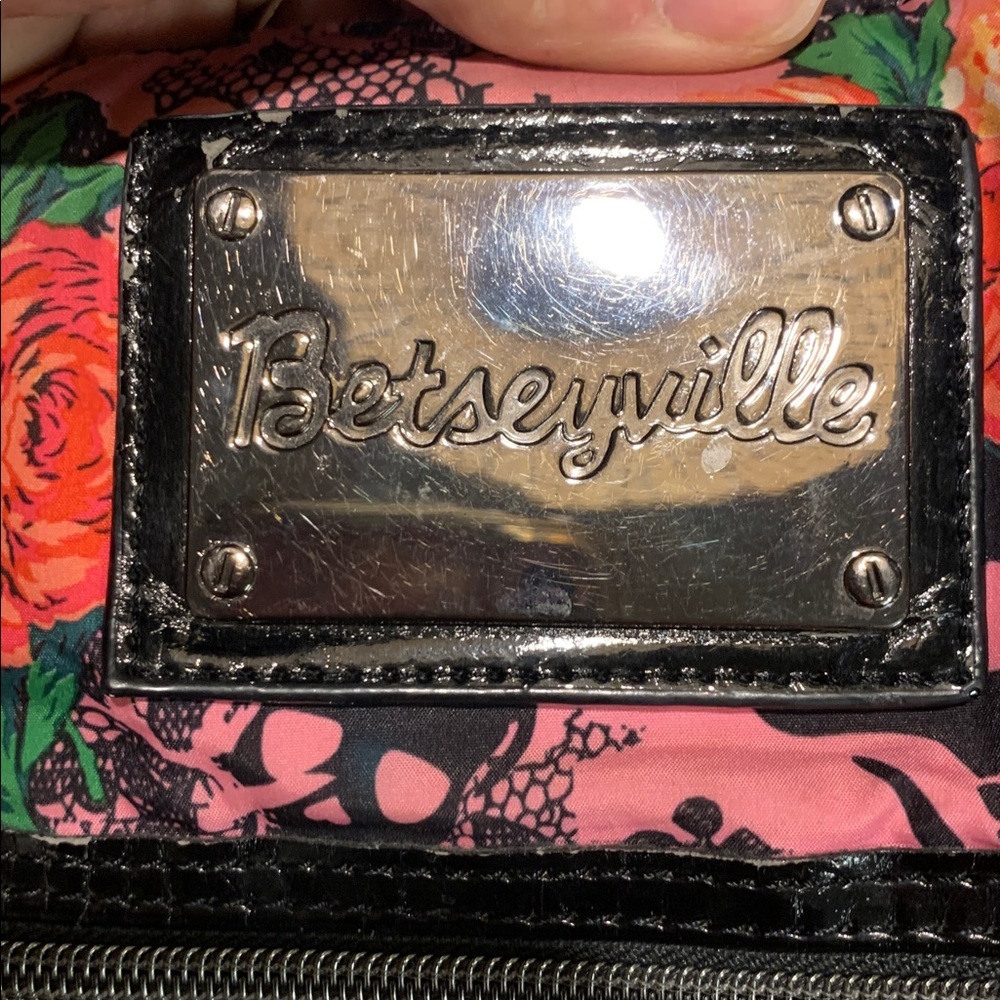 Betsey Johnson Pink Floral Skulls and Roses Crossbody Bag - Picture 2 of 16
